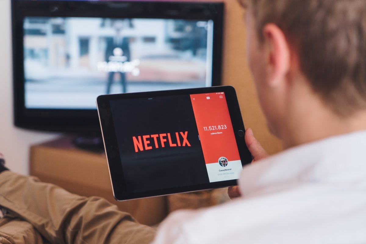 Netflix打擊「串流寄生族」 恐失近億用戶過大於功？