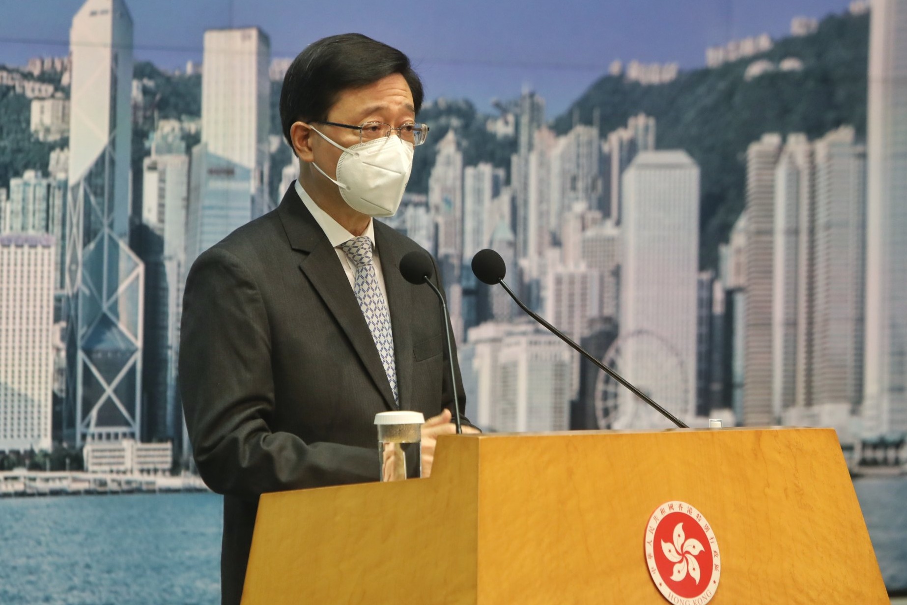 李家超：積極研究調整檢疫安排 對於香港馬拉松取消感到失望