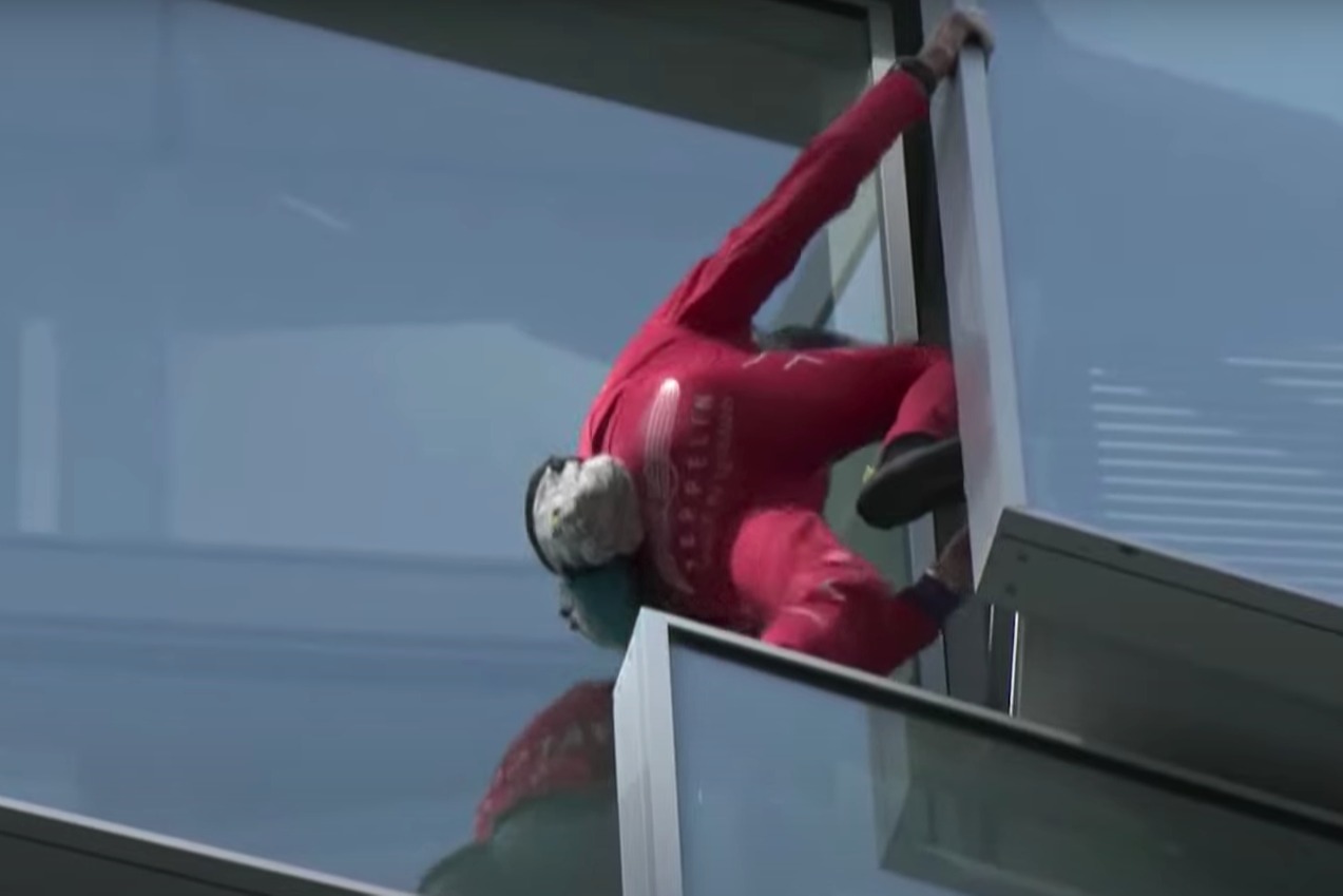 法國「蜘蛛人」爬38層高大廈 抗議退休改革 冀馬克龍清醒