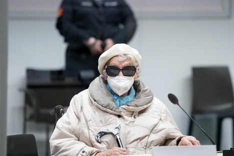 納粹打字員二戰「蓋章殺萬人」
 97歲老婦今被判有罪