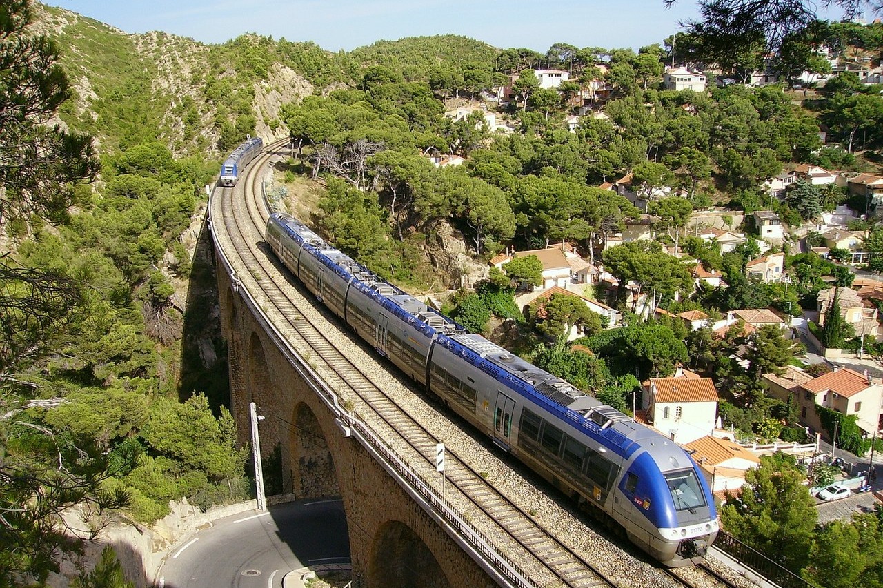 法國鐵路工會今大罷工 全國高速列車服務大減75%