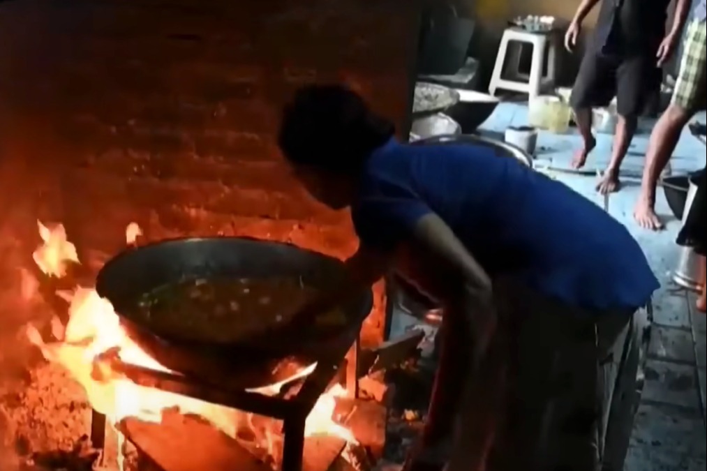 斯里蘭卡破產後時光倒流50年 國民重回燒柴煮飯時代