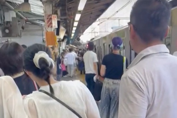 日本JR列車有人跌出菜刀 乘客驚慌逃竄至少3人受傷