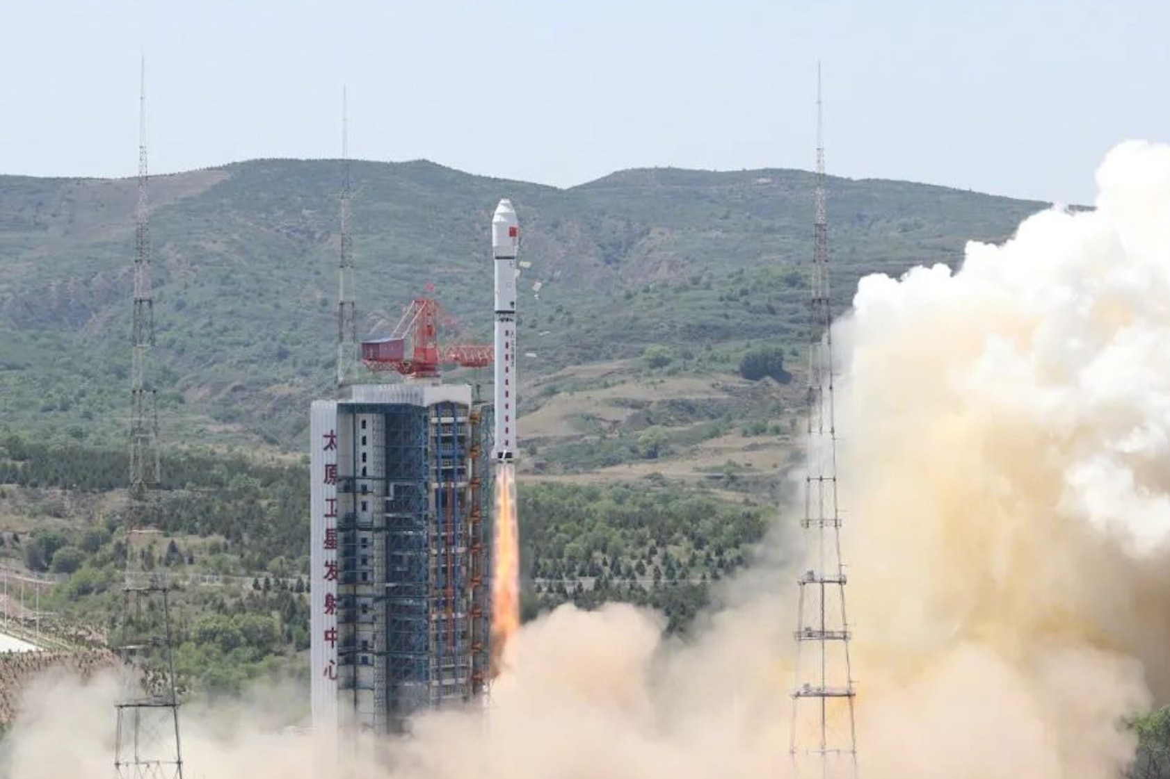 長二丁運載41顆衛星升空
 創中國一箭多星最高紀錄