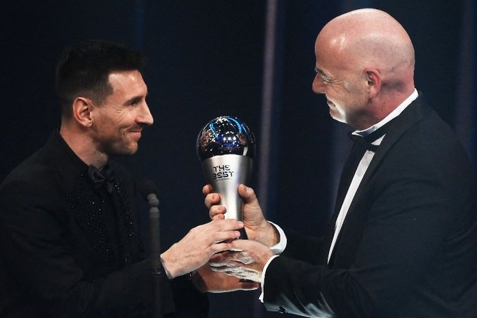 美斯當選FIFA年度最佳男子球員 阿根廷贏到開巷擸埋呢個獎
