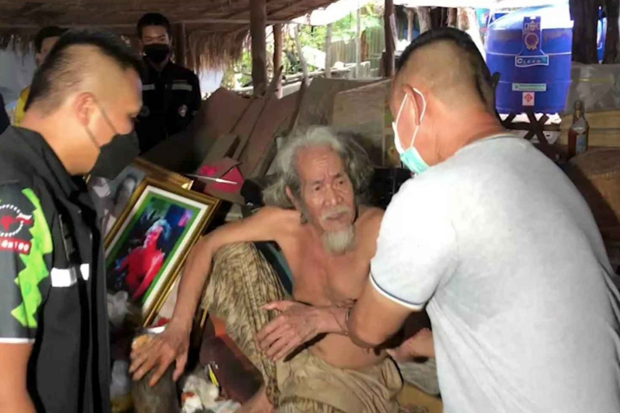 泰國邪教教主稱排泄物可治病 其營地發現11具屍體遭警方逮捕