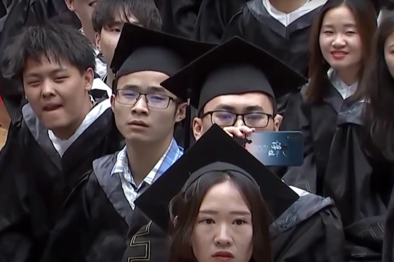 研究：中國近半大學畢業生 畢業半年後月入不足5千人仔