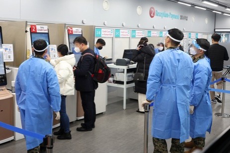 日本「跟大隊」須提供檢測證明 中國旅客抵韓後確診拒隔離並潛逃