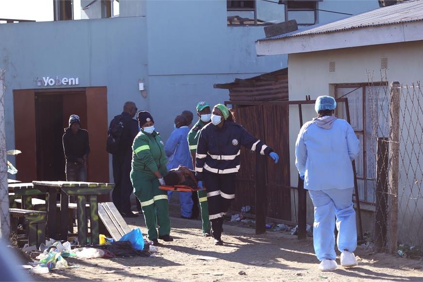南非夜店爆離奇集體死亡命案 廿青少年暴斃 警：沒明顯傷痕