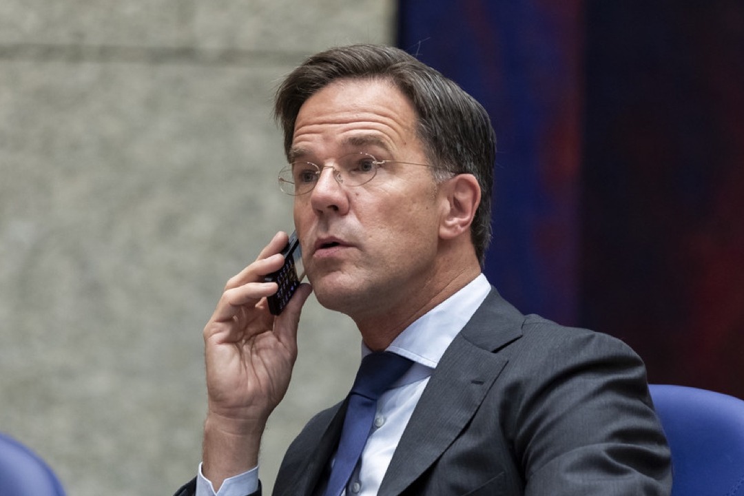 荷蘭總理堅持用Nokia舊手機 運作變慢刪短訊恐犯法？