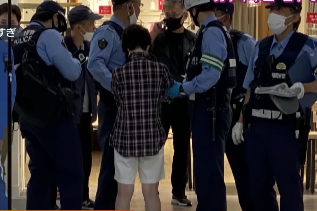 日本再現「求死」傷人犯
 中二男生逛商場遭隨機斬傷