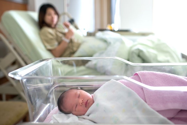 消息：本港為鼓勵生育 每名新生兒有望派2萬