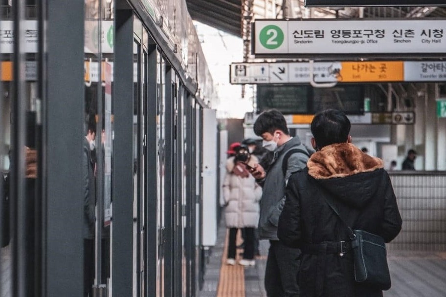南韓政府剛強制水泥車司機復工 首爾地鐵今日起罷工