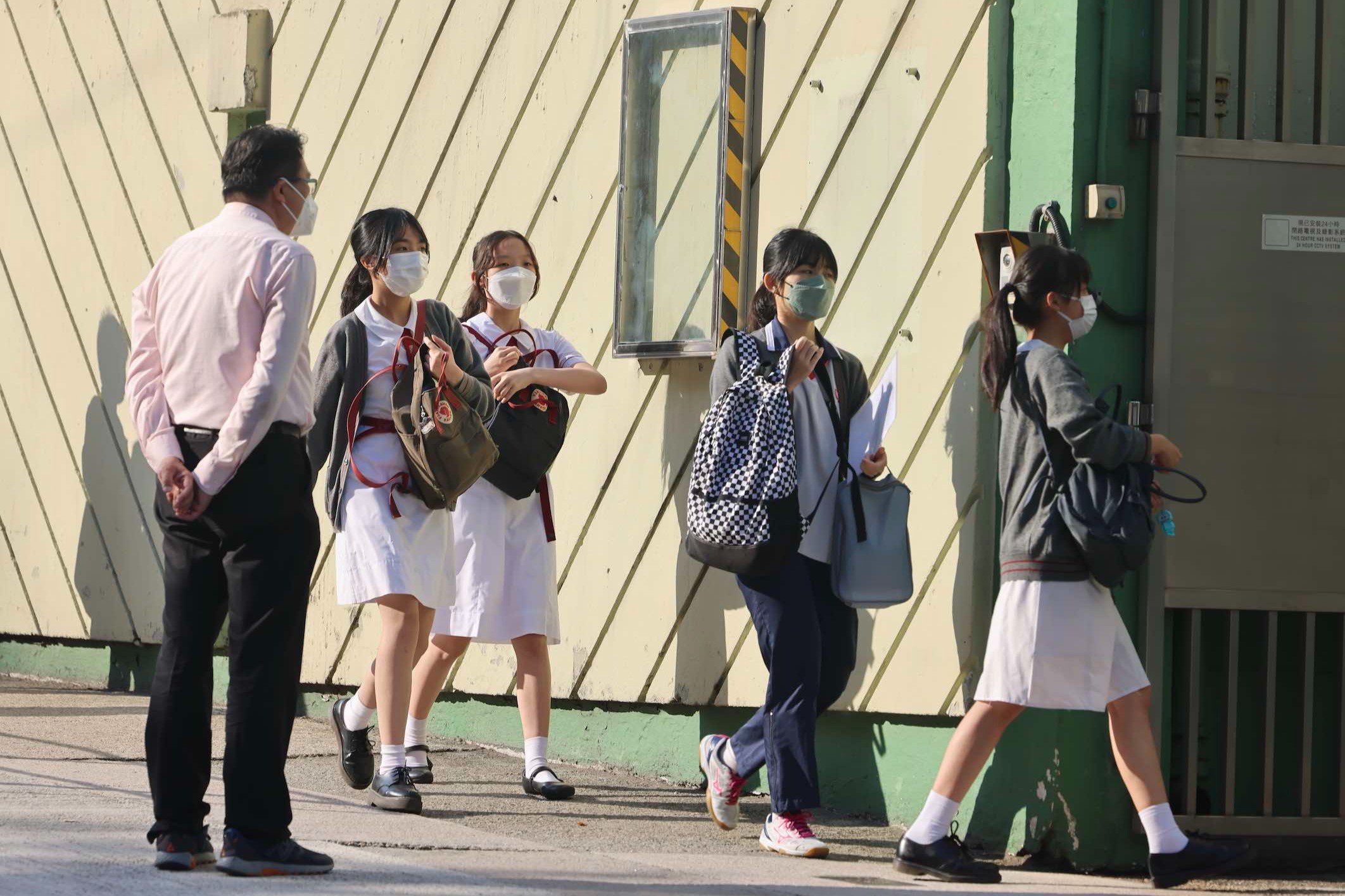 香港學童人口斜坡式滑落 蔡若蓮：教師流失較以往多