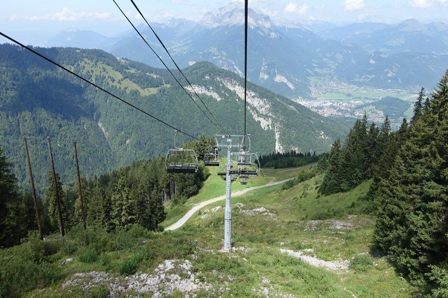 阿爾卑斯山滑雪勝地難敵高溫
 因為「沒雪可滑」宣布永久關閉