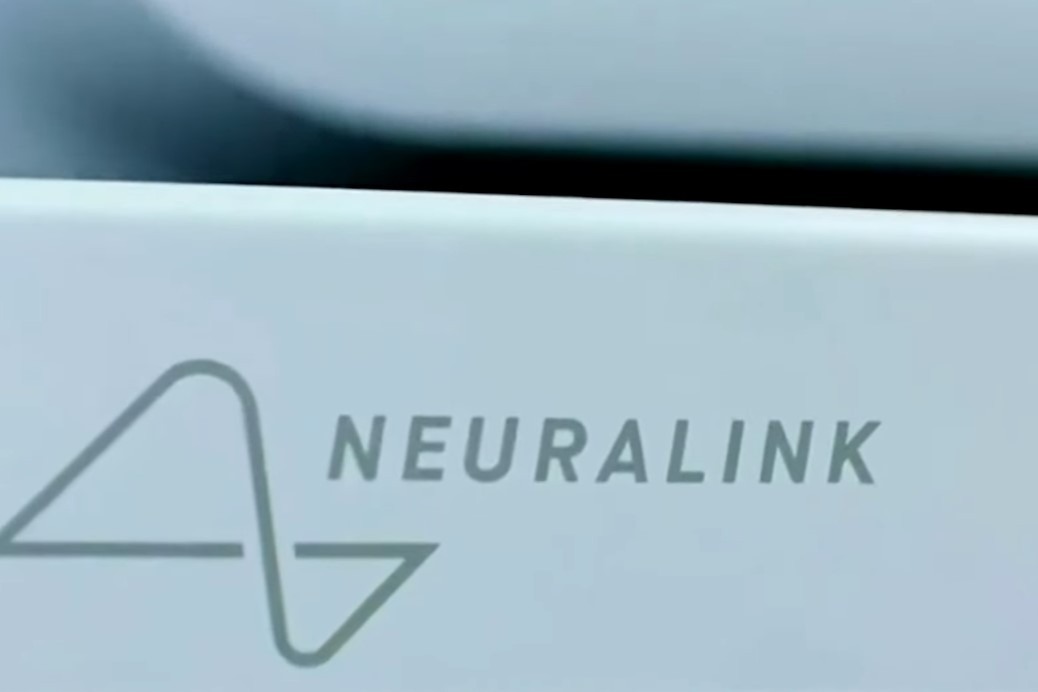 馬斯克稱旗下腦機接口公司 完成首宗人腦設備植入手術