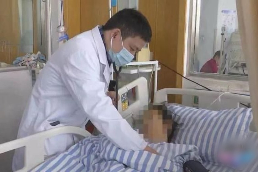 51歲女子得流感死撐10日
 暈倒送院揭「兩肺變白」