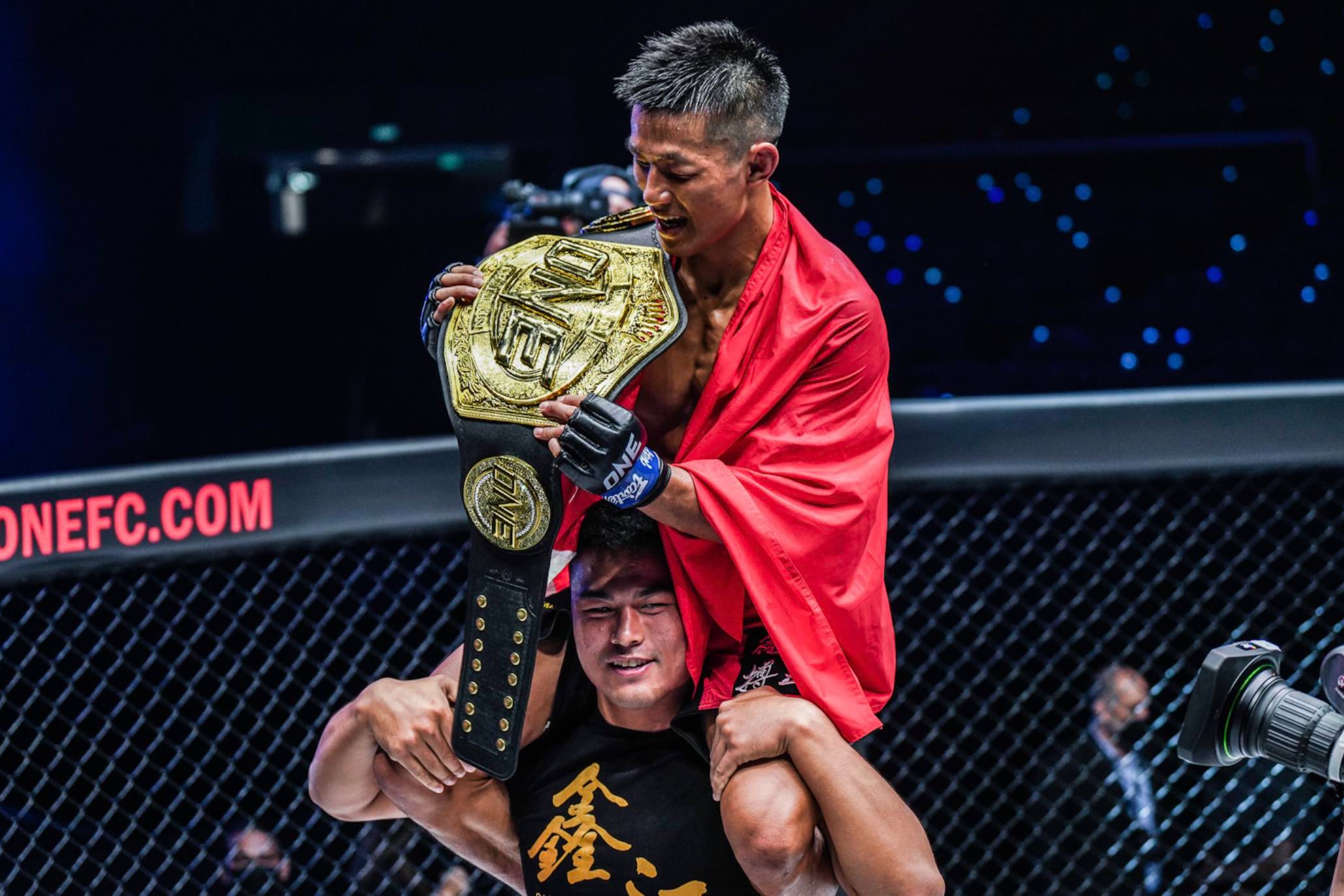 激戰五回合 獲判定取勝 唐凱成中國首位MMA冠軍
