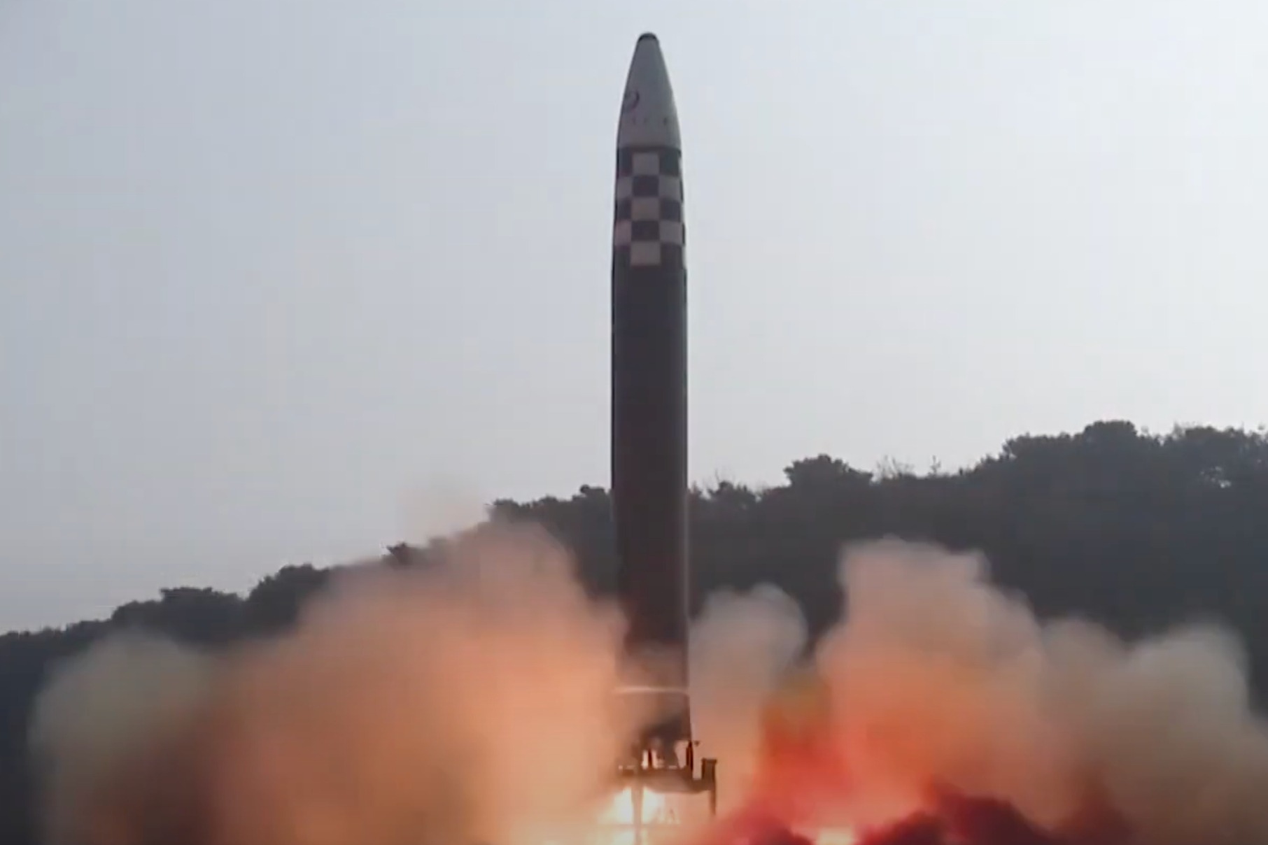 北韓再發射逾10枚不同類型導彈 韓國稱首次有導彈落入領海