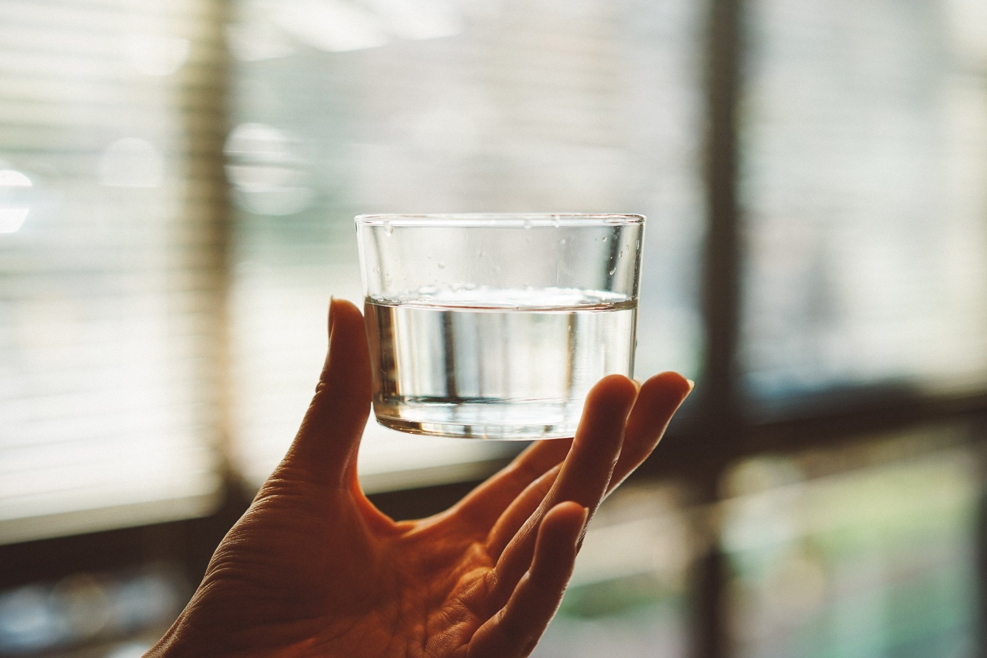 「見字飲水」真係保身體健康 研究：多喝水可降低慢性病風險